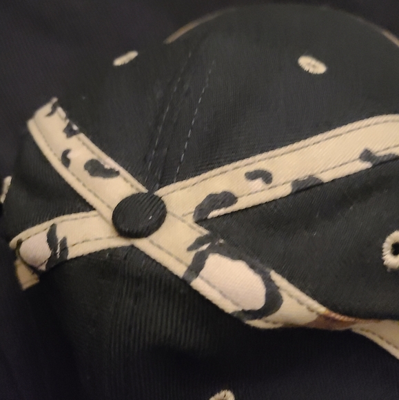 San Antonio Spurs fitted desert camo/black new - Picture 3 of 5